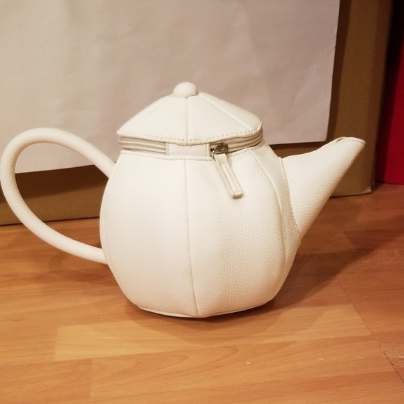 White Teapot Clutch - Picture 3 of 4